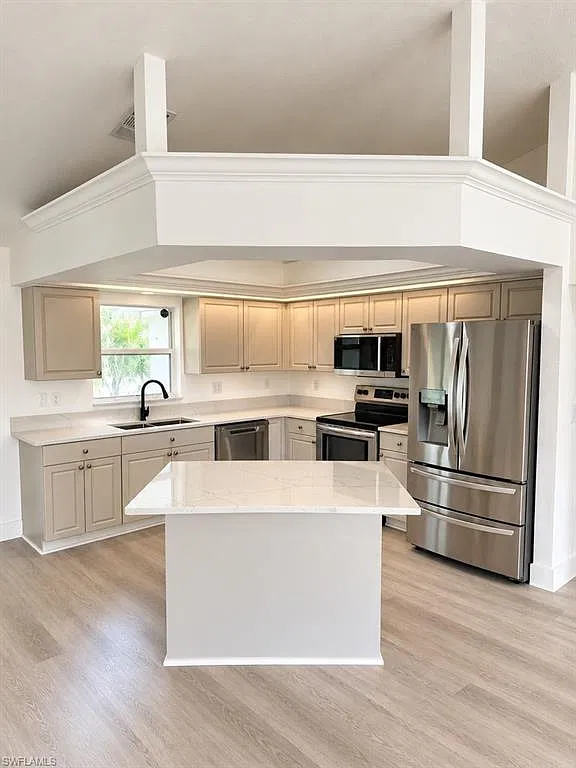 4 bed, 2.0 bath, 1712 sqft, $1,800 — Photo 4