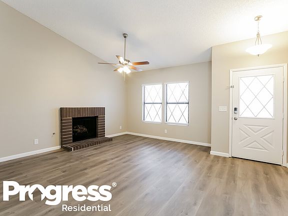 3rd image of 4371 Satinwood Dr