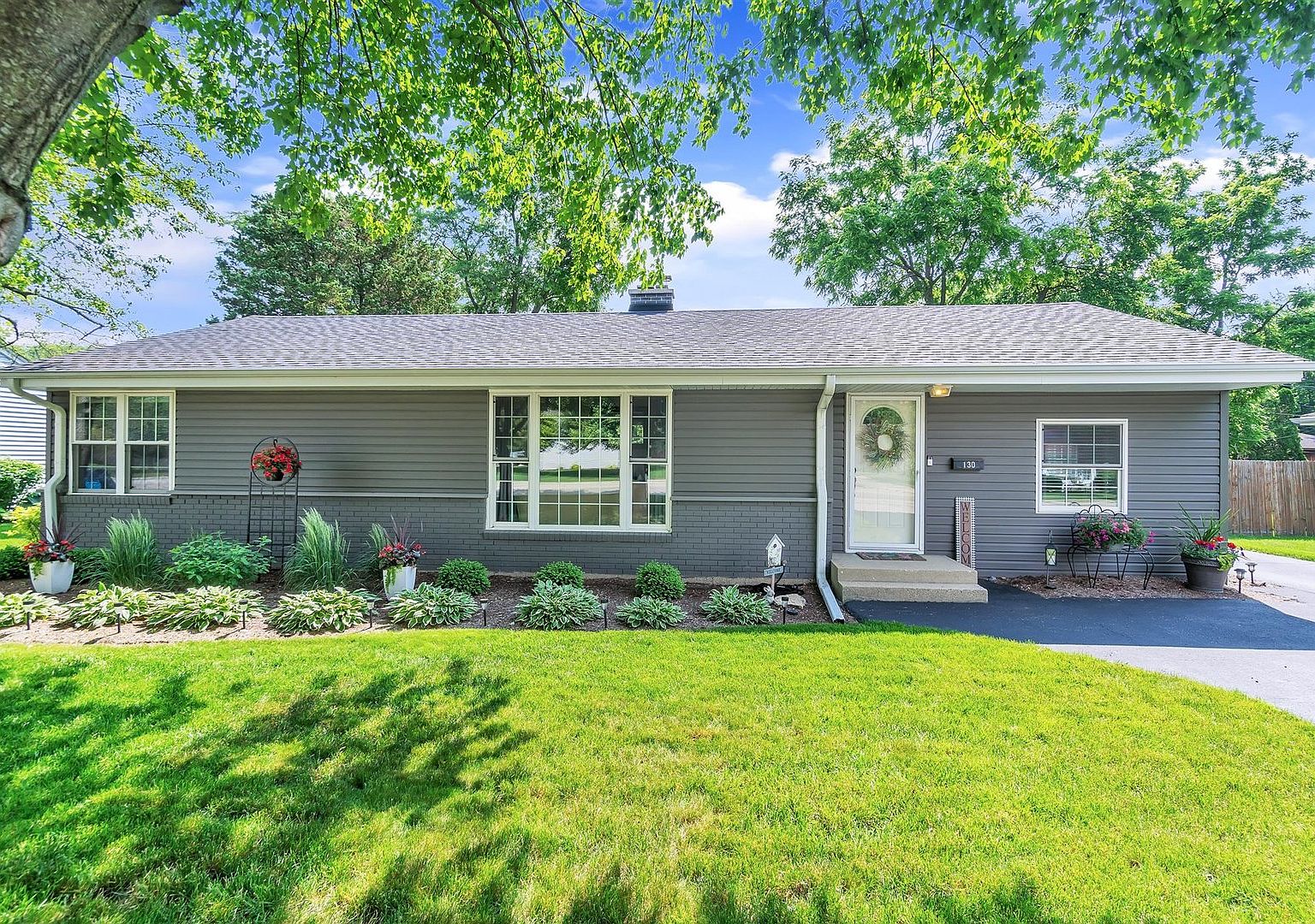 130 S Edgelawn Dr, Aurora, IL 60506 Zillow
