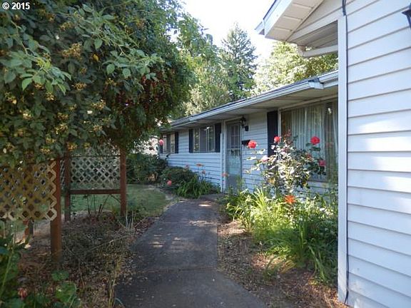 2nd image of 7304 NE 58th St