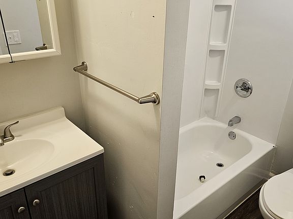 5th image of 3931 Girard Ave N
