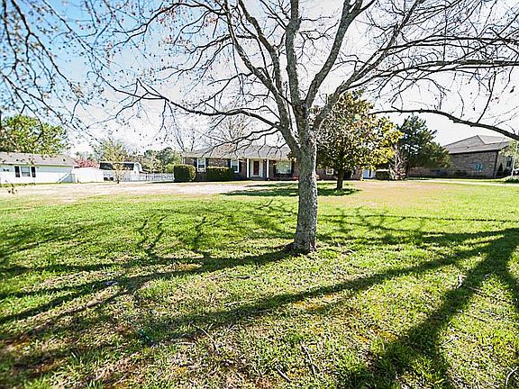 4th image of 1569 Saddle Dr