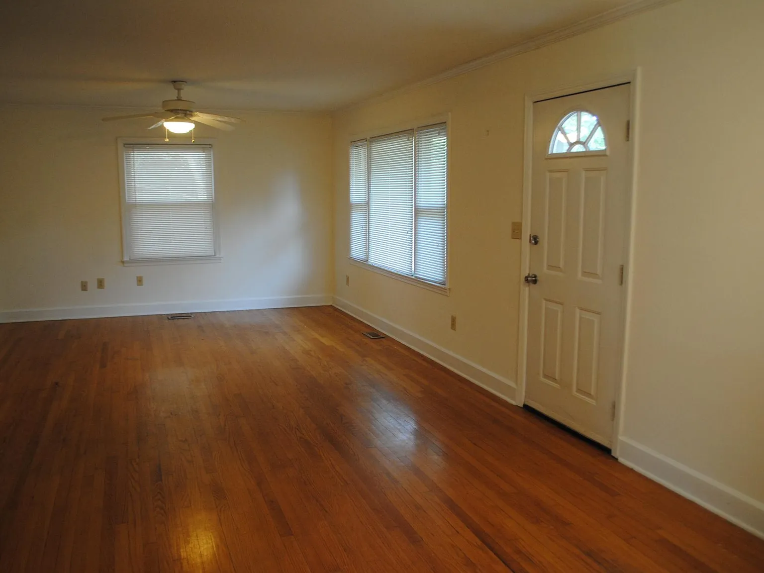 2 bed, 1008 sqft, $1,875 — Photo 3