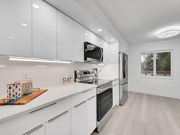 2nd image of 1503 Cayman Way #E3