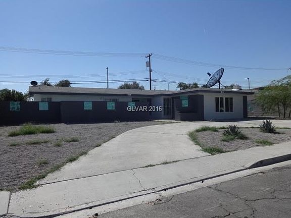 2nd image of 1443 Commanche Dr