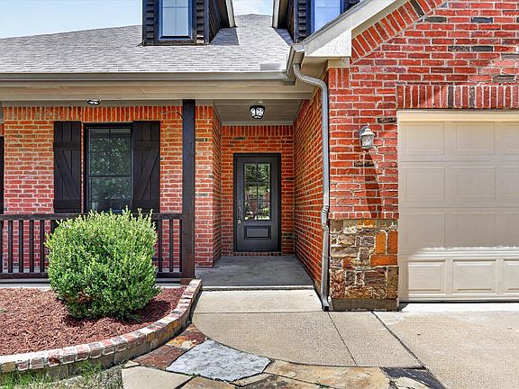 2nd image of 504 Castlebrook Ct
