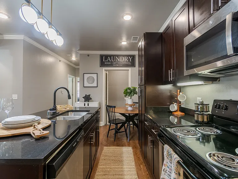 Arlo Luxury Apartment Homes — Photo 2