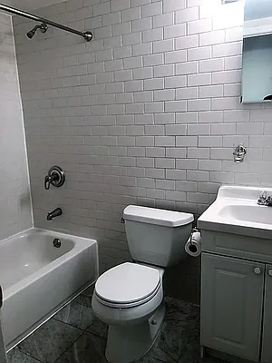 Rented by Universal Realty Group | media 8