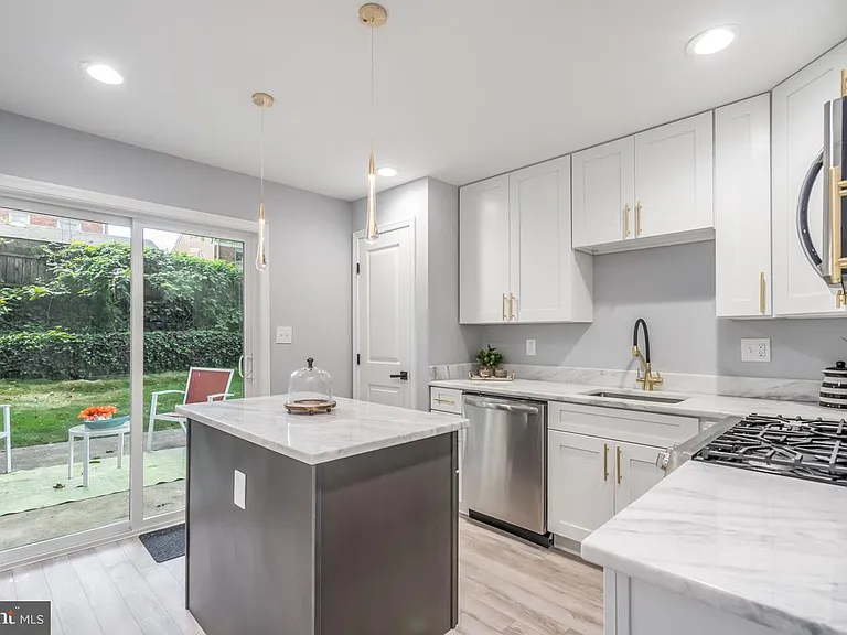 4725 B St SE — Photo 6