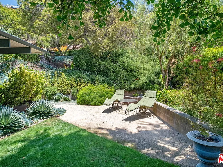 8967 Wonderland Park Ave — Photo 52