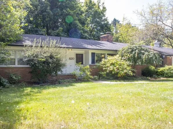 820 Sylvanwood Dr, Troy, MI 48085