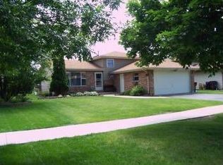 8925 170th St, Orland Hills, IL 60487