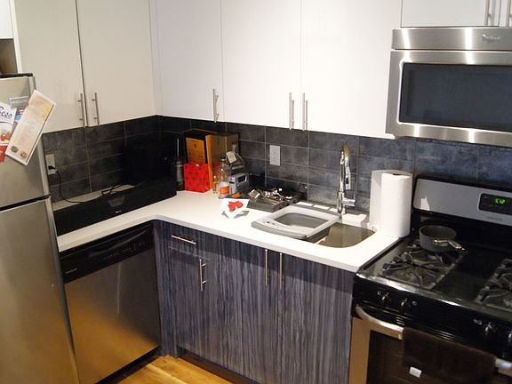 3rd image of 305 Malcolm X Blvd #4FR