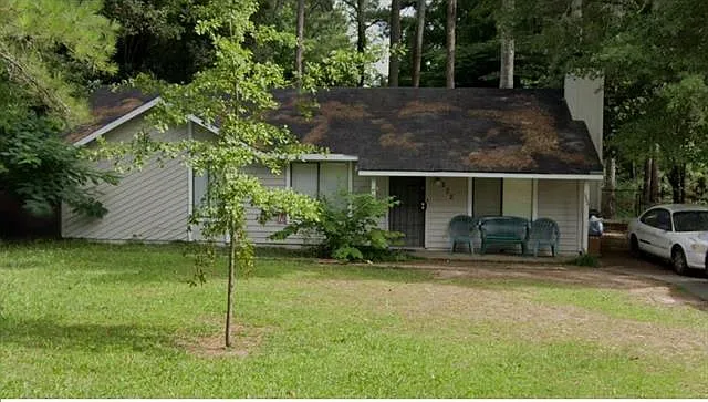 222 Peartree Ln