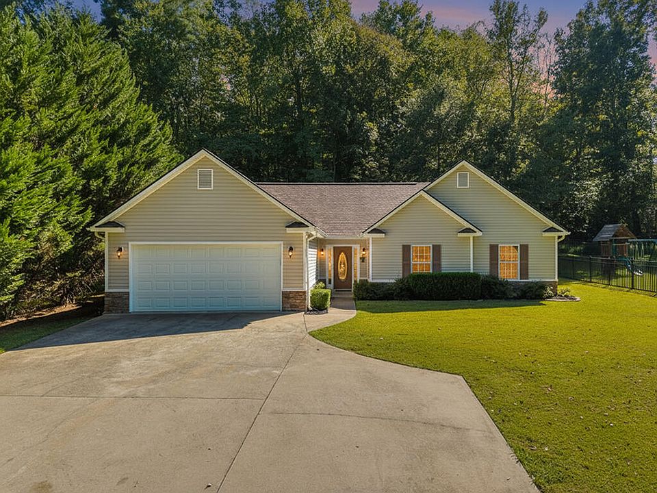 1st image of 52 Blakes Ln