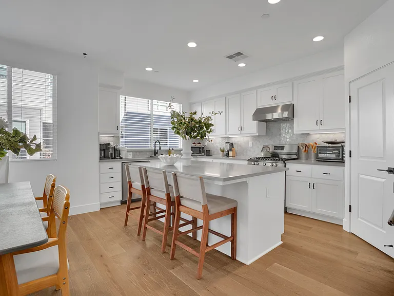 Longitude Dr — Photo 28
