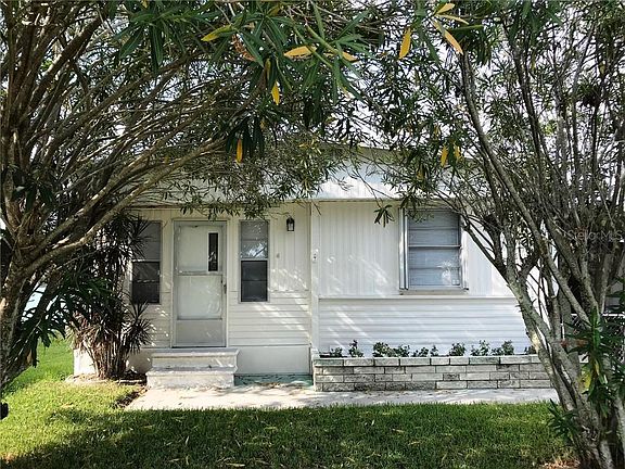 3rd image of 111 50th Avenue Dr E