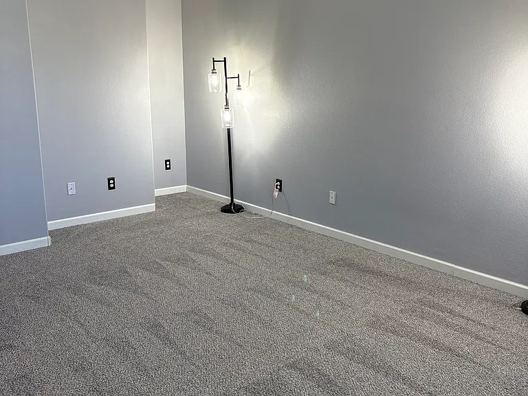 2204 Rosemont Pl S — Photo 17