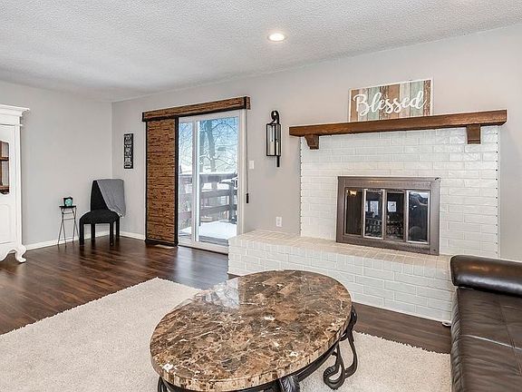 4th image of 151 Woodbridge Ln