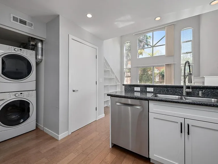 350 N 2nd St #116 — Photo 9
