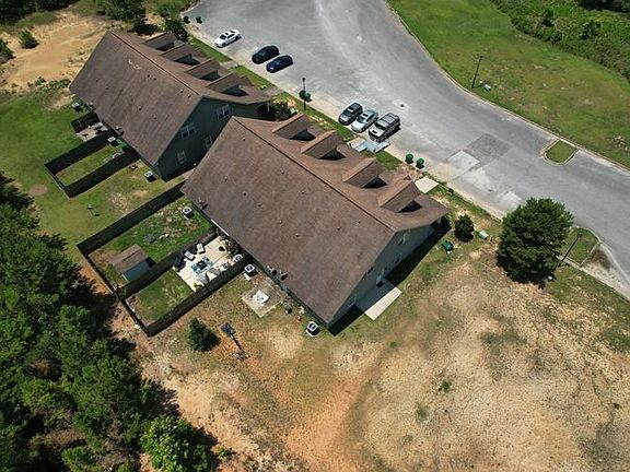 4th image of 330 Stratford Dr