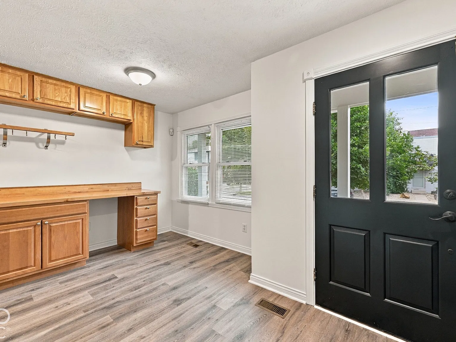 2 bed, 1.5 bath, 1036 sqft, $2,000 — Photo 2