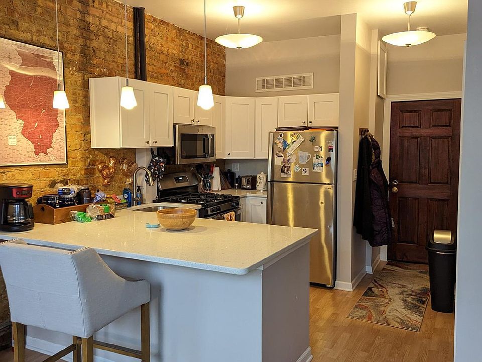 1st image of 1926 W Leland Ave APT 2F