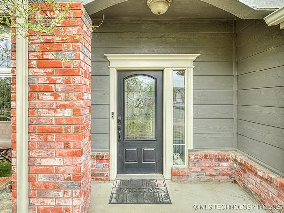 3rd image of 1703 W El Paso Pl