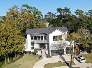 922 T C Jester Blvd, Houston, TX 77008