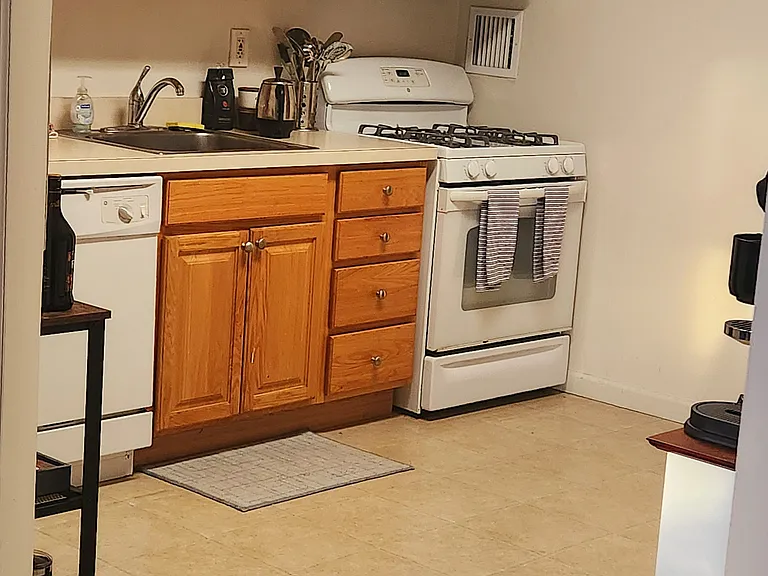 860 E Broadway #7S — Photo 25