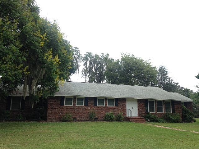 1st image of 556 NE Fraleigh Dr