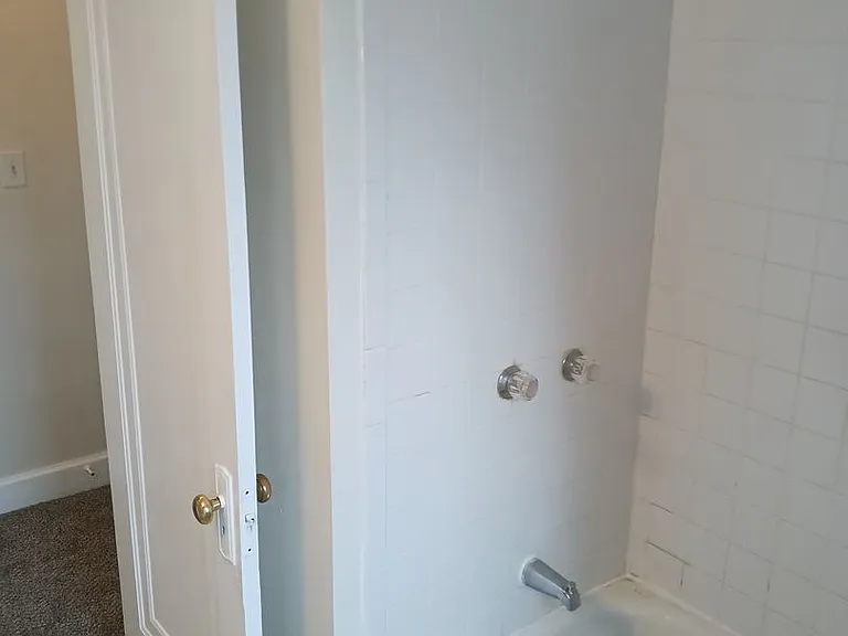 171 Upland Ave — Photo 10