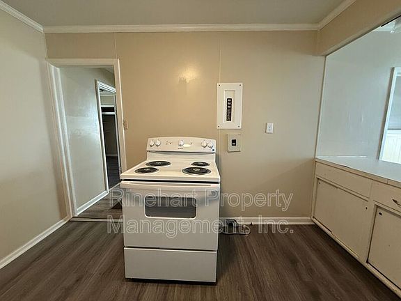 5th image of 242 Cherry Rd S