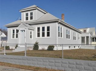 16 Crescent Ave, Cranston, RI 02910