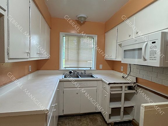 4th image of 1454 Westwood Dr