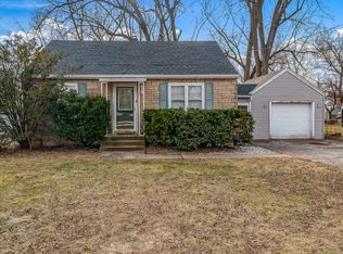 623 Wayne Dr, Machesney Park, IL 61115