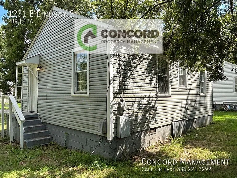 1231 E Lindsay St — Photo 3