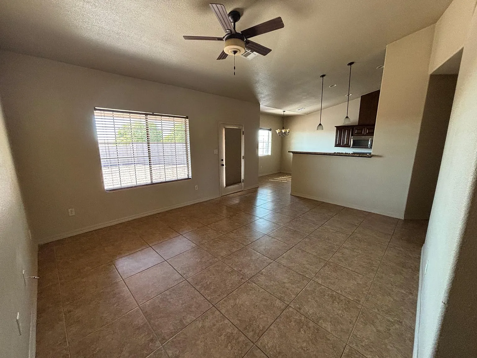 3 bed, 1347 sqft, $1,500 — Photo 2