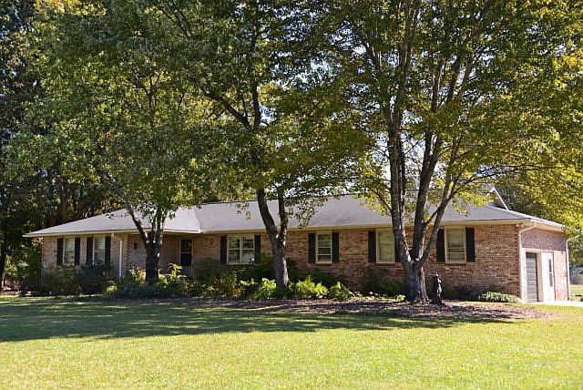 1st image of 129 Shearbrook Dr
