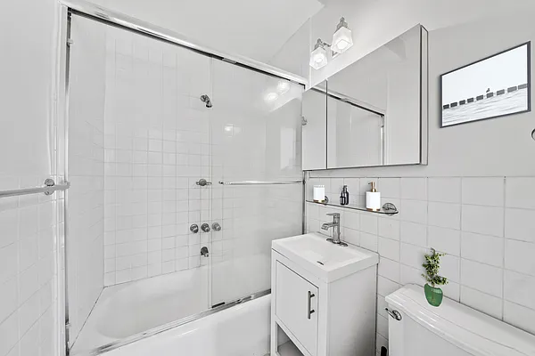 Rented by Vector New York, LLC | media 10