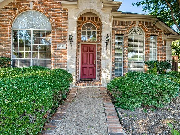 3rd image of 4233 Sun Creek Ct