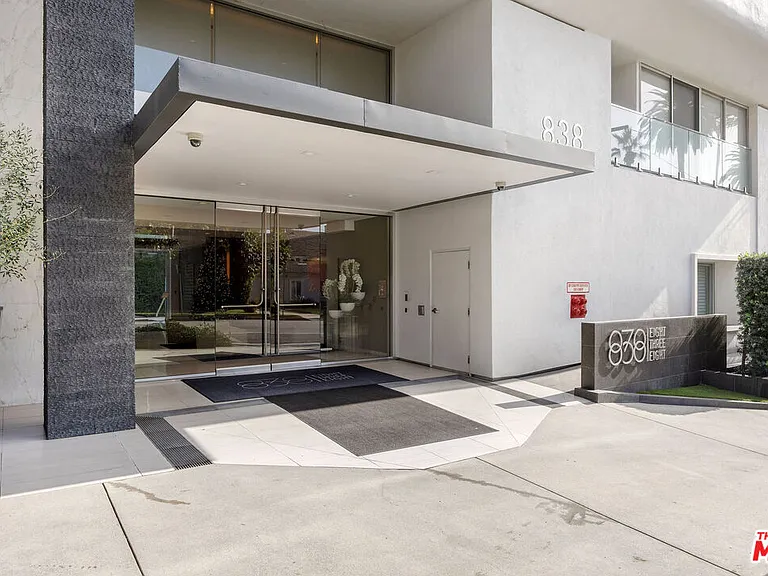 838 N Doheny Dr #906 — Photo 16