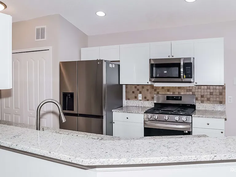 2544 Meadow Oaks Loop — Photo 4