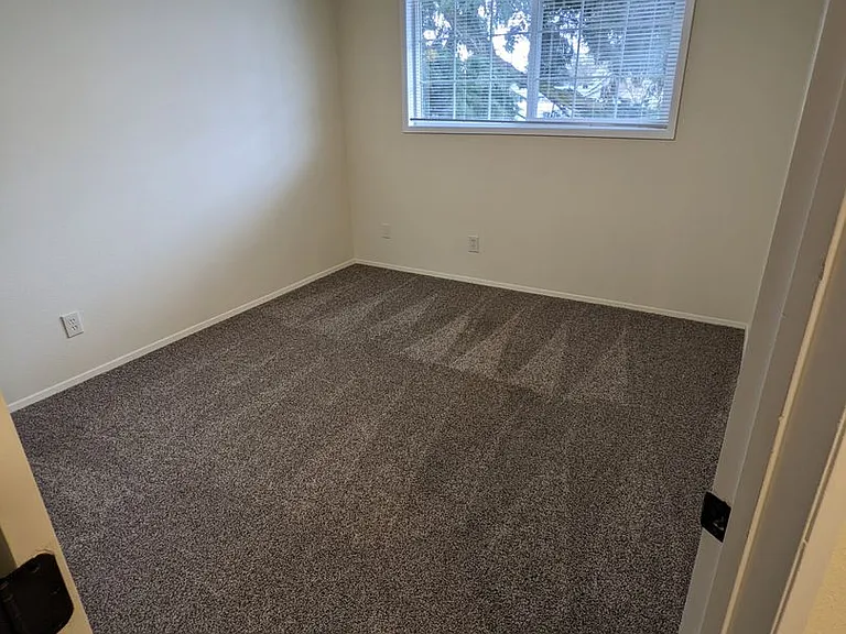 7833-7875 SE Johnson Creek Blvd — Photo 46