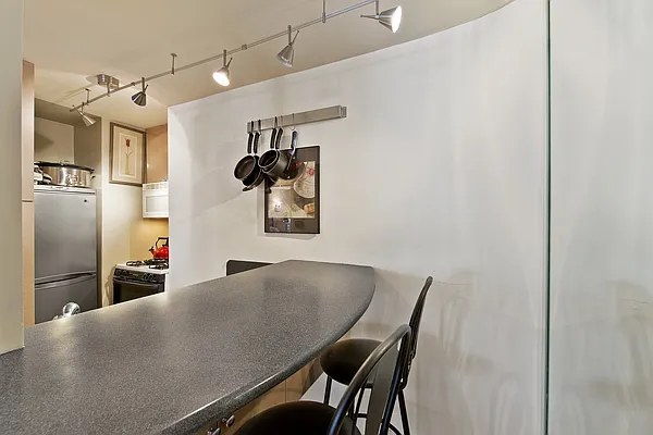 Sold by Nest Seekers International | media 8