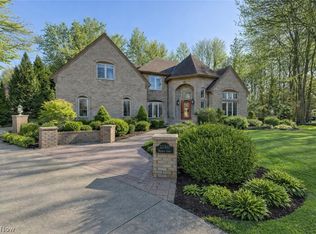 32341 Regency Ct, Avon Lake, OH 44012