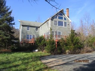 15 Spring Hill Rd, Annandale, NJ 08801