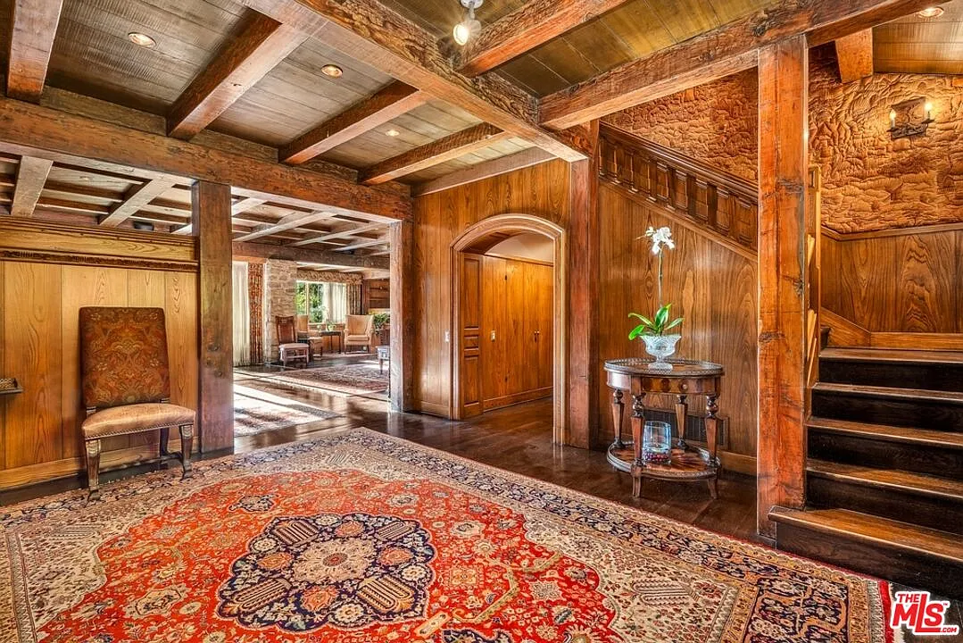8 bed, 11.0 bath, 10165 sqft, $55,000 — Photo 4