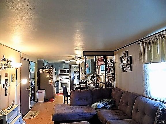 3rd image of 1122 N Ohio St