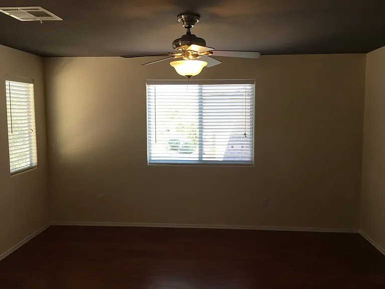 9933 Carrizo Springs Ave — Photo 20